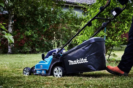 Akumuliatorinė vejapjovė Makita DLM432Z 2x18V, 43 cm (be akumuliatorių ir įkroviklio)