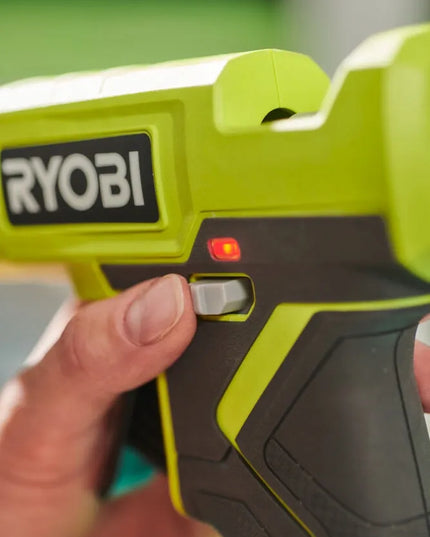 Akumuliatorinis karštų klijų pistoletas RYOBI RGLU18-0, 11mm