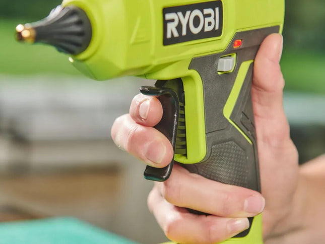 Akumuliatorinis karštų klijų pistoletas RYOBI RGLU18-0, 11mm