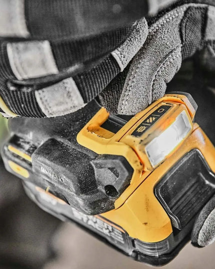 Akumuliatorinis smūginis gręžtuvas-suktuvas DeWALT 18V 90Nm + lagaminas