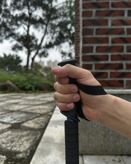 Raudonos Žygio Lazdos 2 vnt – Reguliuojamos, Smūgius Sugeriančios, Lengvas Aliuminis