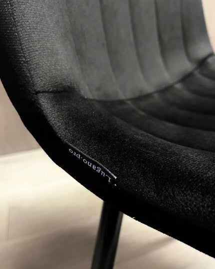Apmuštas kėdė AURORA VELVET BLACK
