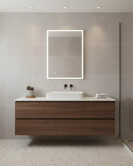 AQUAUNO voninis LED veidrodis 60 x 80 cm su apšvietimu, jutikliniu valdymu ir rasojimo funkcija