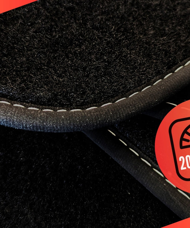 Automobilio kilimėliai veliūriniai Motohobby LUX su juodu nubuku ir fiksatoriais, komplektas 4 vnt