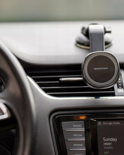 Magnetinis automobilinis telefono laikiklis Spacecase, skirtas prietaisų skydeliui su MagSafe palaikymu