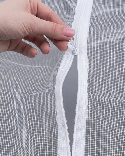 Baltas langų tinklelis nuo vabzdžių stoglangiams