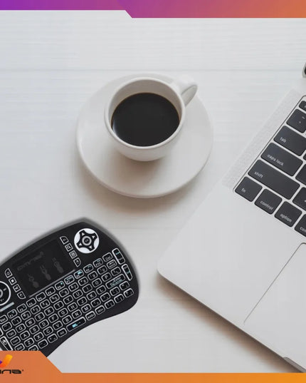 Belaidė mini klaviatūra su apšvietimu ir „touchpad“ planšetėms bei telefonams