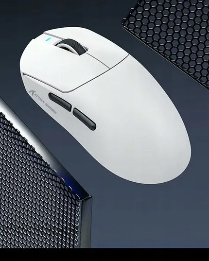 Belaidė optinė žaidimų pelė Attack Shark X8 Ultimate balta 8K