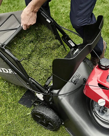 Benzininė vejapjovė HONDA HRN 536CVKE 166 cm3 su pavara + alyva + patikra 53 cm