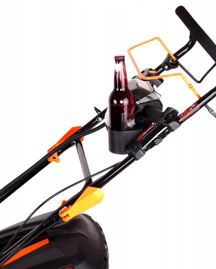 Benzininė vejapjovė Riwall su akumuliatoriniu starteriu ir savaeige pavara, pjovimo plotis 53 cm