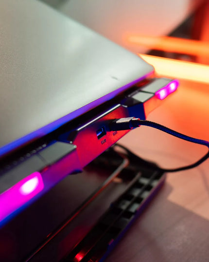 Reguliuojamas aušinimo stovas 9-17'' LED RGB 2x USB nešiojamajam kompiuteriui