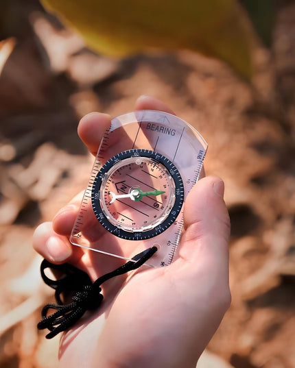 Išgyvenimo rinkinys Survivalowy 11-in-1 – būtiniausių išgyvenimo priemonių rinkinys