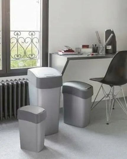 Curver atverčiama šiukšliadėžė Flip Bin 10l, juoda su pilku dangčiu 229418