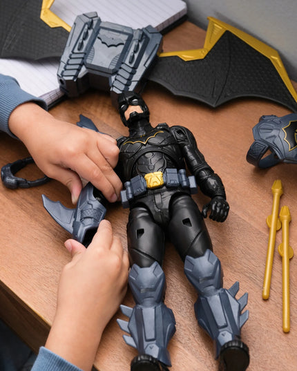 DC BATMAN ADVENTURES didelė figūrėlė, tamsos riteris 30 cm + 7 priedai
