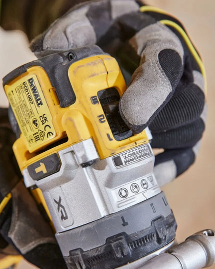 DEWALT 18V smūginis gręžtuvas-suktuvas su TSTAK lagaminu