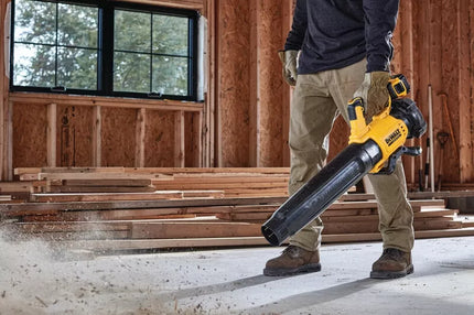 DEWALT galingas akumuliatorinis lapų, žolės ir sniego pūstuvas 18V