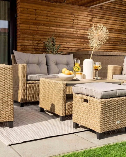 Didelis technorattano sodo baldų komplektas: sofa, foteliai, staliukas, pufai + dovana