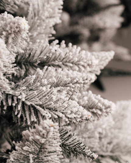 Dirbtinė Kalėdinė eglė 220 cm su sniegu, realistiška pušis, Lenkijos gamybos su stovu