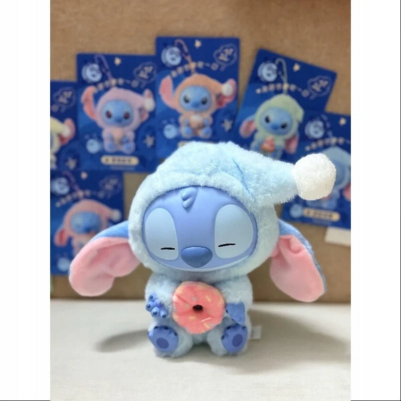 Disney Stitch pliušinis žaislas raktų pakabukas 16 cm atsitiktinė versija kolekcinis žaislas