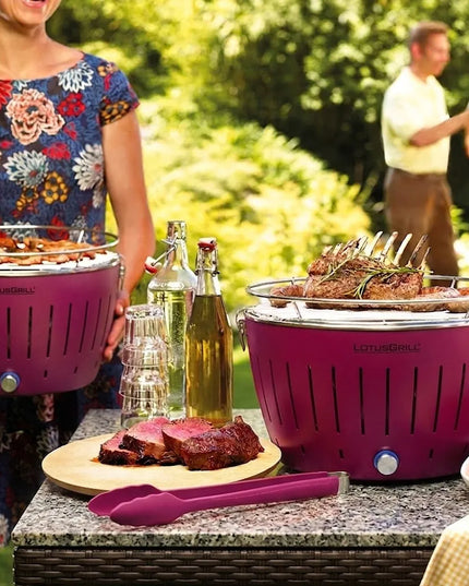 Dūmų nekeliantis anglinis grilis LotusGrill Classic sodui su krepšiu, fuksijos spalvos