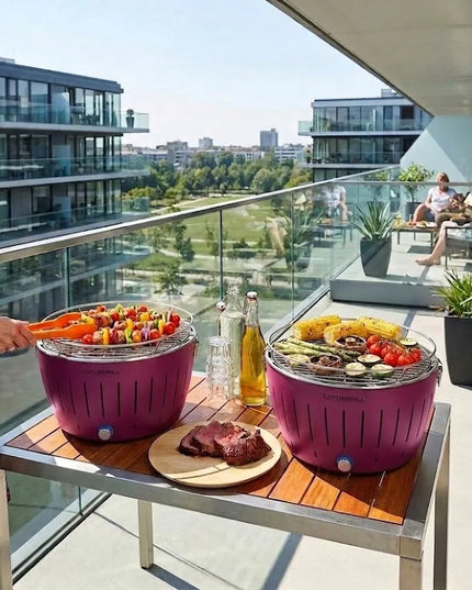 Dūmų nekeliantis anglinis grilis LotusGrill Classic sodui su krepšiu, fuksijos spalvos