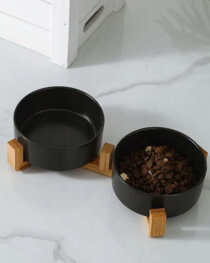 Dviejų keraminių dubenėlių rinkinys šunims ir katėms Mersjo su mediniu stovu 2x400 ml, juodas