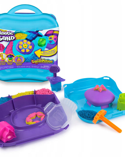 KINETINIS SMĖLIS „KINETIC SAND“ – 3 SPALVOS, FORMELĖS LAGAMINĖLYJE IR PRIEDAI, 454 G