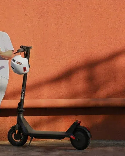 Elektrinis paspirtukas Xiaomi Electric Scooter 4 Lite 300 W