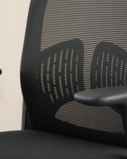 Ergonominė biuro kėdė Boste V1 - patogi, reguliuojama ir sukamoji