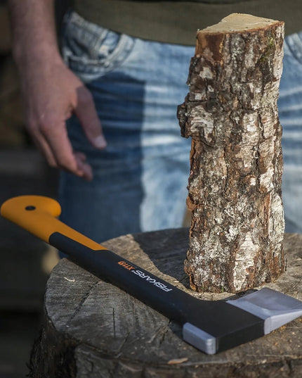 Fiskars skaldymo kirvis X11 S, ilgis 44 cm, plieniniai ašmenys