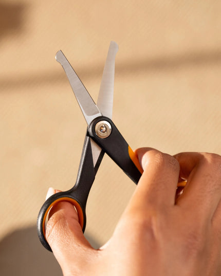 FISKARS užapvalintos žirklės šunų ir kačių kailio priežiūrai, 14 cm