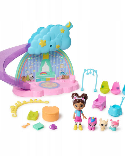 „Gabby's Dollhouse“ kačiukų priežiūros rinkinys su čiuožykla, 4 figūrėlėmis ir priedais
