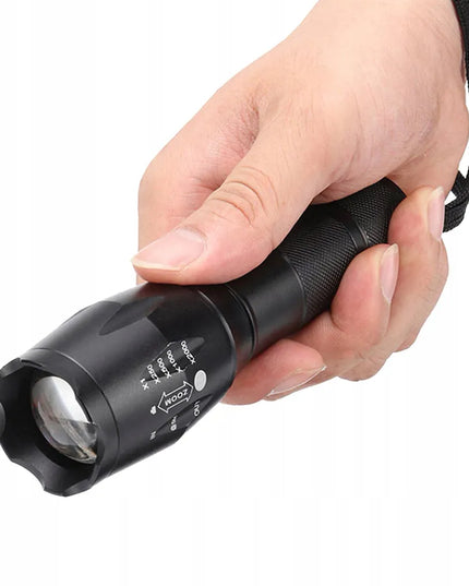 Galinga taktinė LED žibintuvėlis XML-T6 CREE su priartinimo funkcija