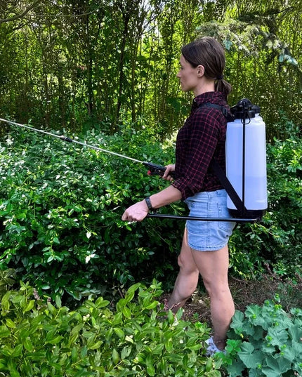 GardeTech kuprinis slėginis purkštuvas PRO 20L su 100 cm pailginta lazdele