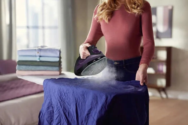 Garinis lygintuvas Philips DST5030/80 SteamGlide PLUS 180 g/min lašėjimo stabdymo funkcija