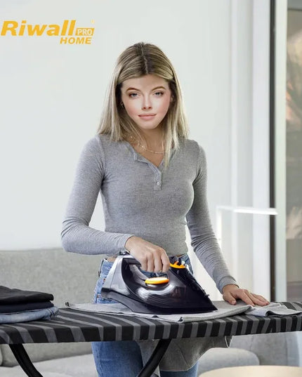 Garų lygintuvas Riwall Pro GOSIA 3200, keraminis padas, savaiminio išsivalymo funkcija, 3200 W