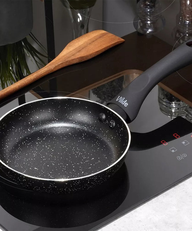 GRANITINĖ keptuvė kepimui ir troškinimui BLACK LINE 16 cm, skirta dujoms ir indukcijai