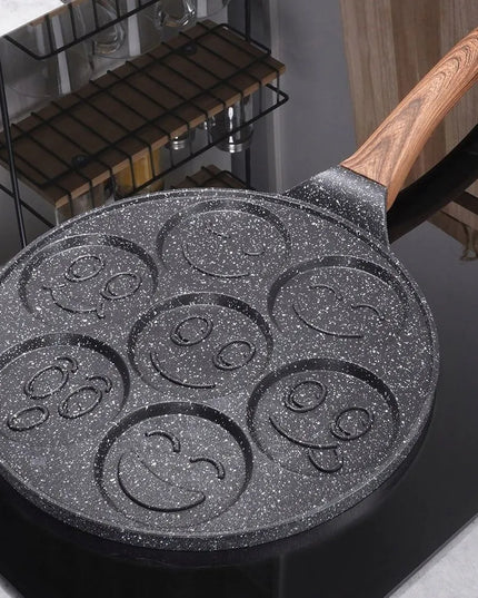 GRANITINĖ keptuvė kiaušiniams, sklindžiams ir blynams Vilde Black&Wood