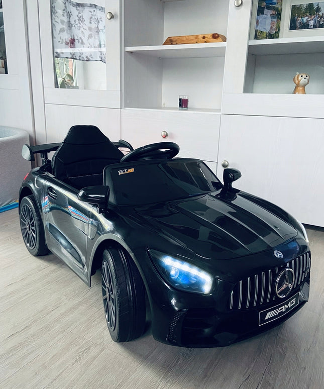 Juodas „Mercedes GTR-S“ elektromobilis su EVA ratais ir minkšta sėdyne