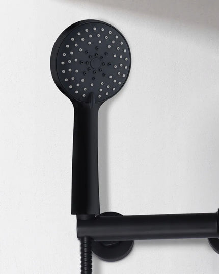 Juodos spalvos „AquaUno“ dušo galvutė su 5 funkcijomis