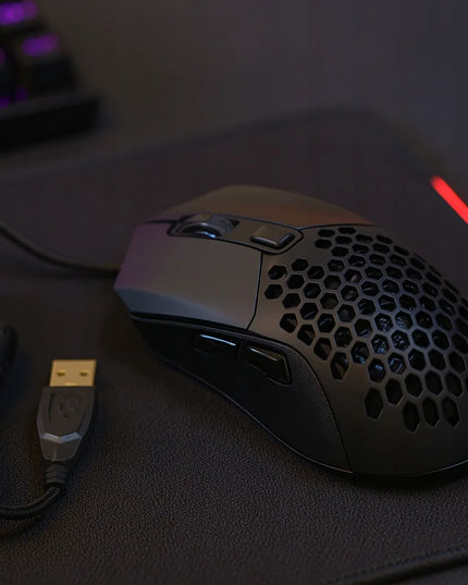 Laidinė kompiuterinė žaidimų pelė Blow REPLICANT USB 7200DPI su keičiamais dangteliais