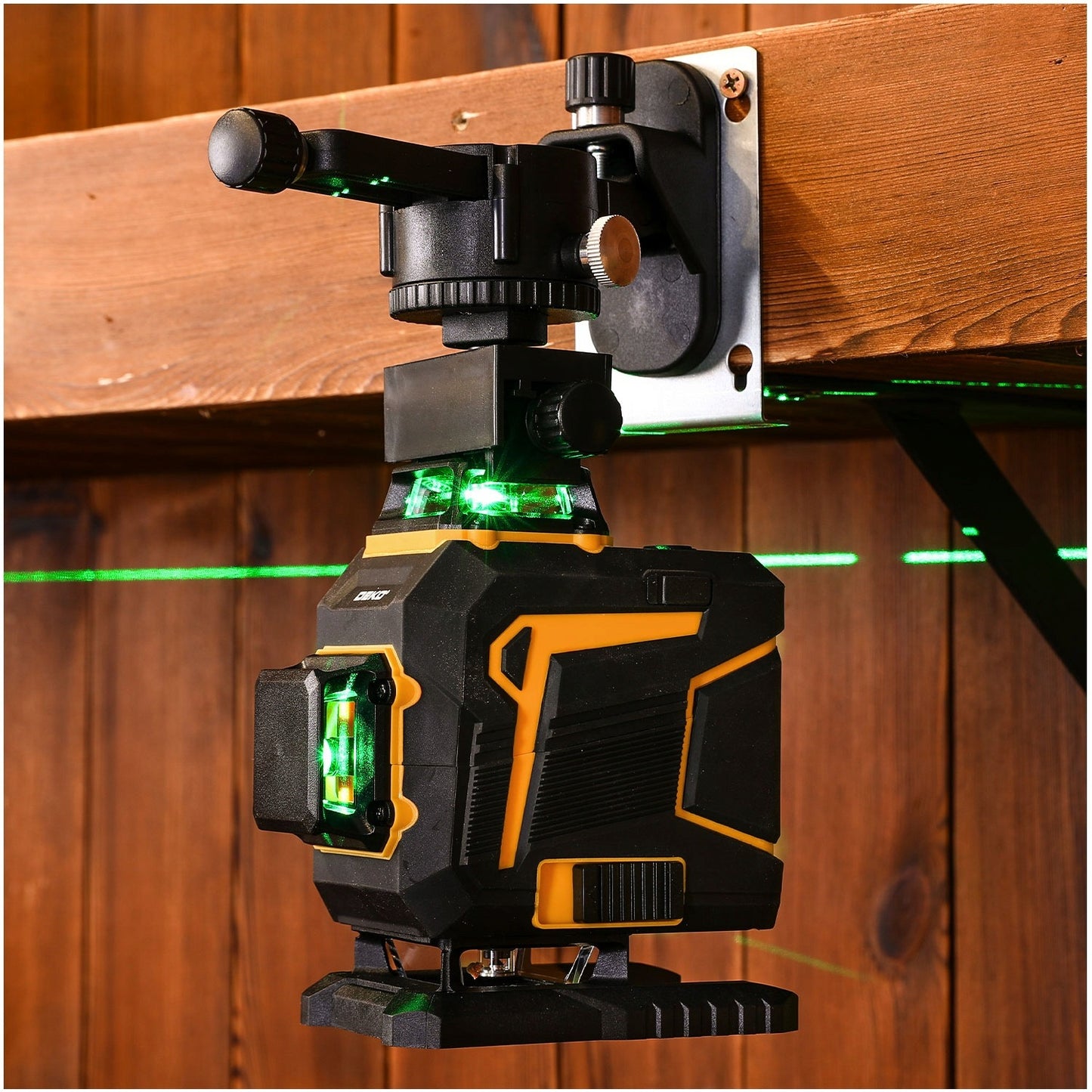 4D lazerinis nivelyras DEKO DKLL16PS1 žalias kryžminis lazeris 360° su nuotolinio valdymo pultu, akumuliatoriumi, krovikliu, trikoju ir pilna komplektacija