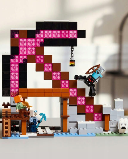 LEGO Minecraft Kilofų kasykla 21277