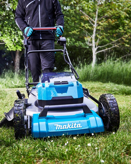 Makita DLM532PT4 akumuliatorinė savaeigė vejapjovė, 53cm, 4x5,0Ah