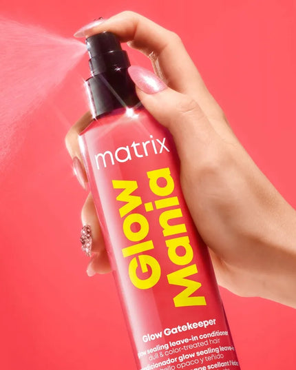 MATRIX Glow Mania termoapsauginis kondicionierius purškiklis plaukams 250 ml