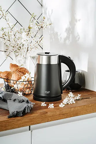 Mažas elektrinis kelioninis virdulys Adler 800W 0,6L, metalinis, juodas
