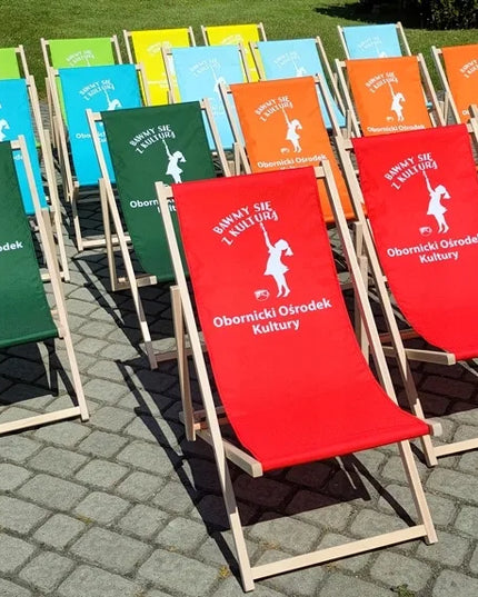 Medinis MebloStyl gultas su individualiu spalvotu logotipu ir grafika
