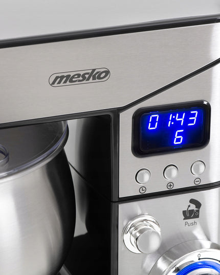 Mesko planetarinis virtuvės kombainas su LCD ekranu 2000W – 5L dubuo, 3 antgaliai, 7 greičiai, pakeliama galva