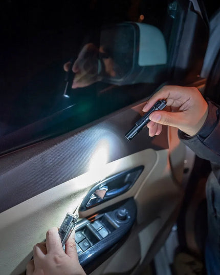 Mini kišeninis žibintuvėlis Olight I3T 2 EOS Black 300 lm, 2 švietimo režimai