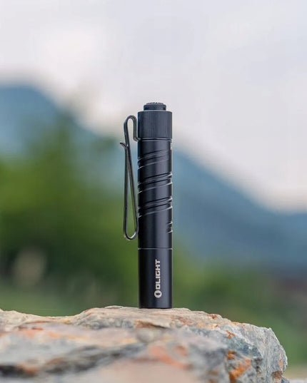 Mini kišeninis žibintuvėlis Olight I3T 2 EOS Black 300 lm, 2 švietimo režimai